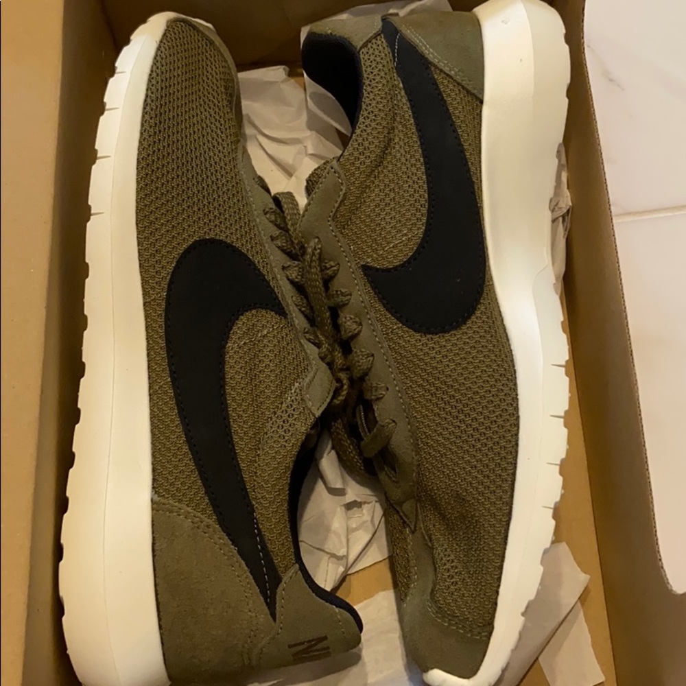 Men’s Nike Roshe LD-1000 QS Size 12